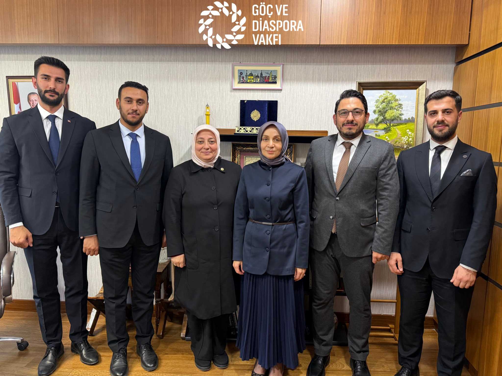 Leyla Şahin Usta ve Yıldız Konal Süslü Hanımefendi’ye  Ziyar